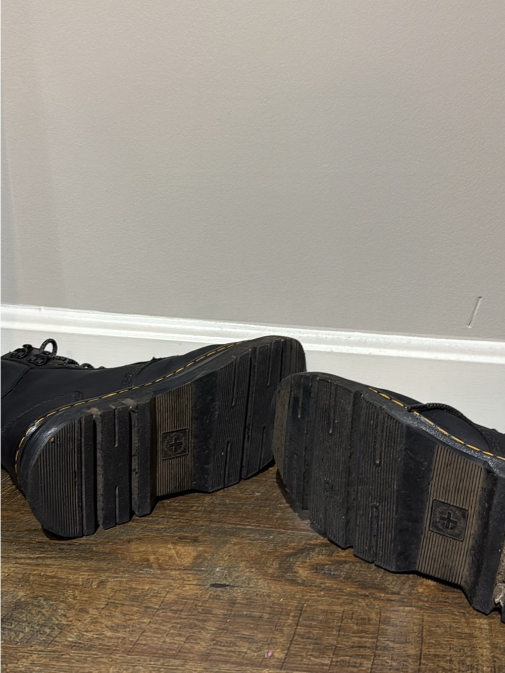 Doc Martens - Picture 4 of 4